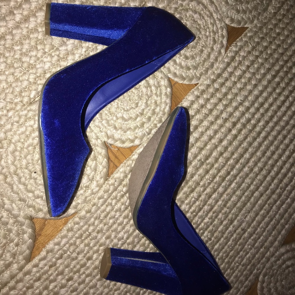 Bamboo blue velvet heels